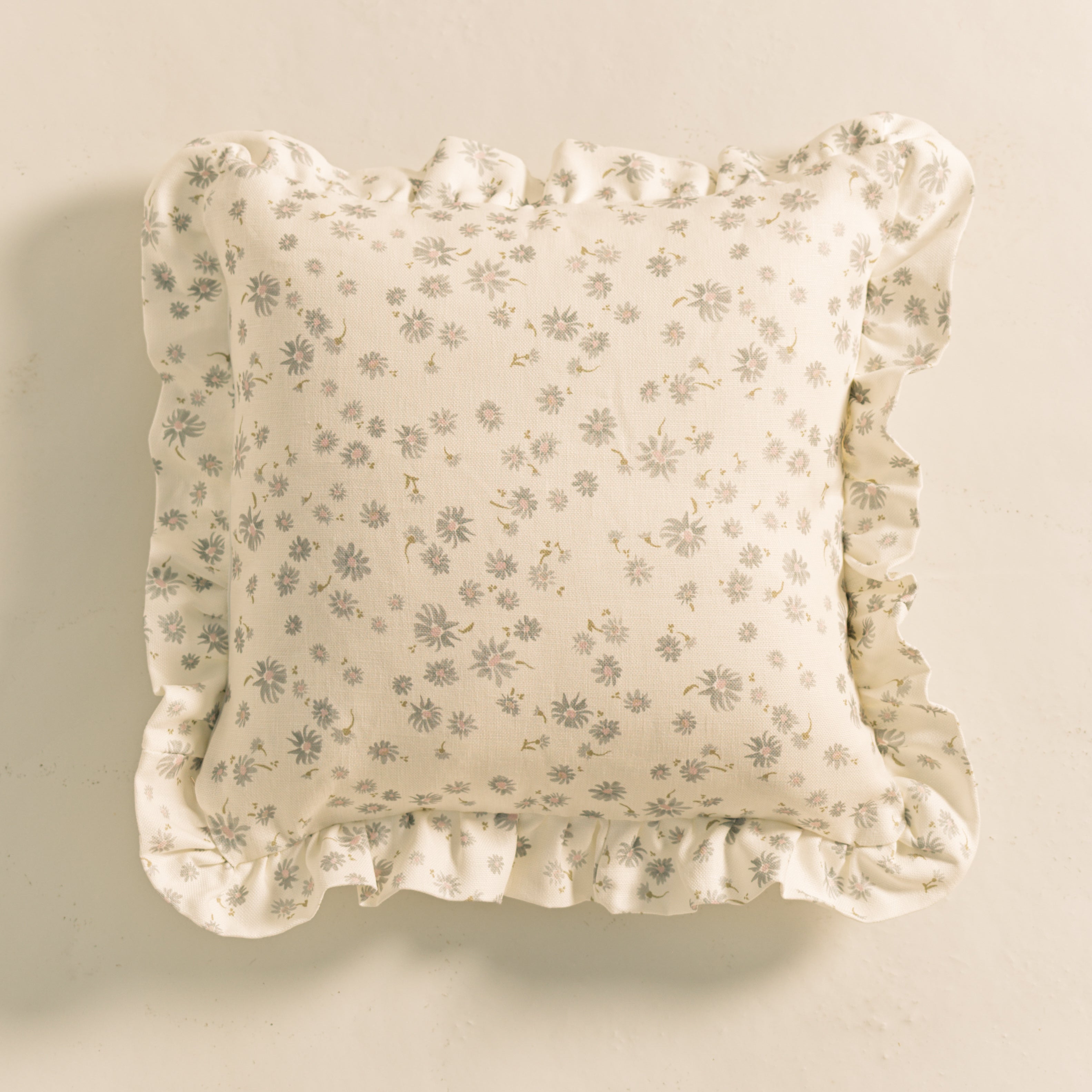 45cm x 45cm Ruffle Cushion - Wild Daisy, Seaspray